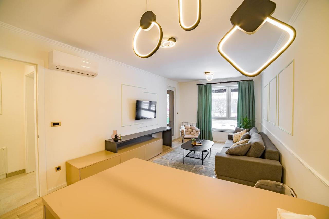 Appartamento Apartman Epilux Tuzla Esterno foto