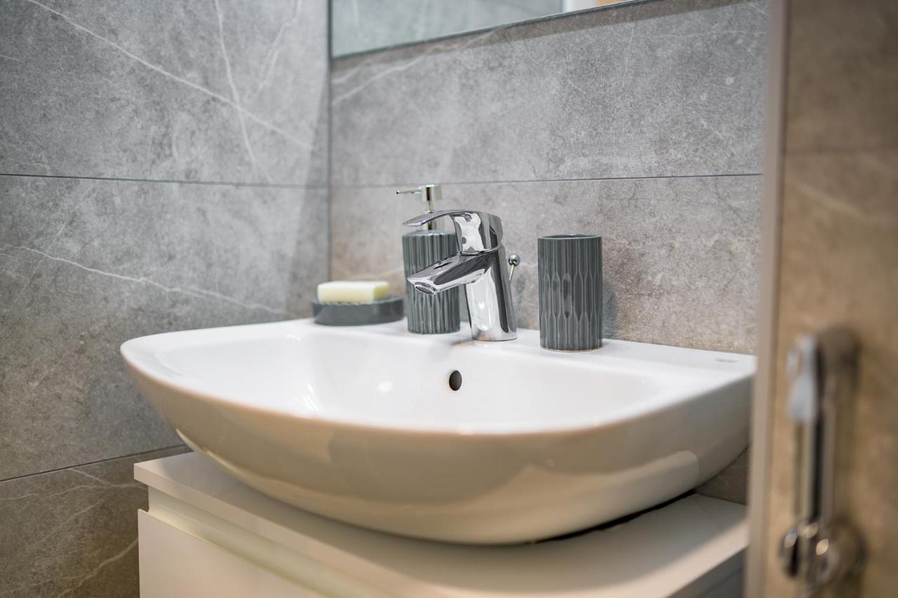 Apartman Epilux Tuzla Esterno foto