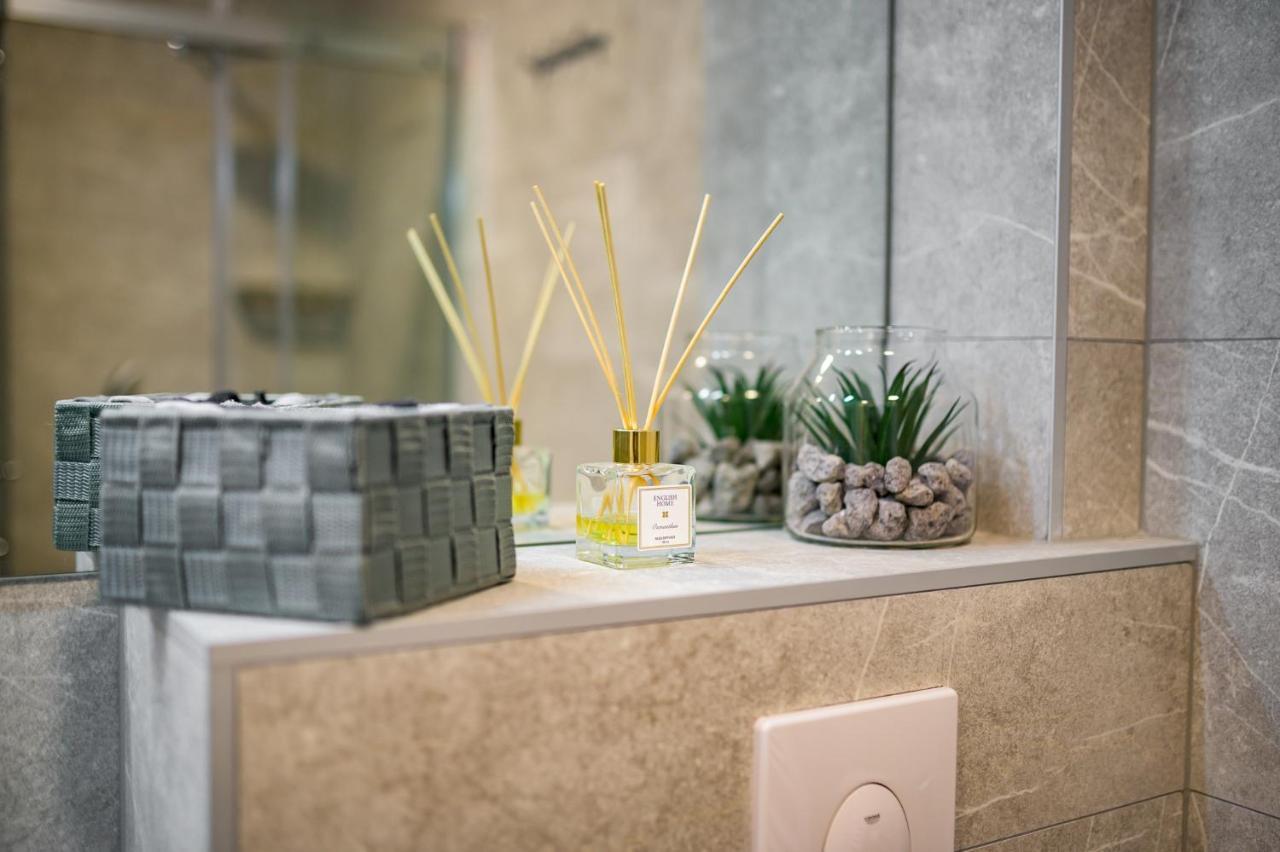 Apartman Epilux Tuzla Esterno foto