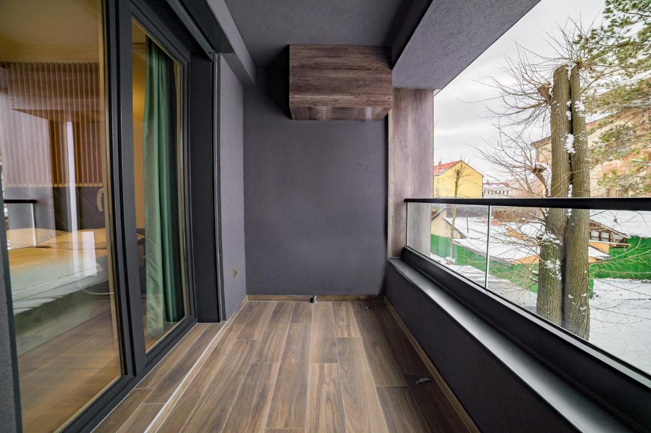 Apartman Epilux Tuzla Esterno foto